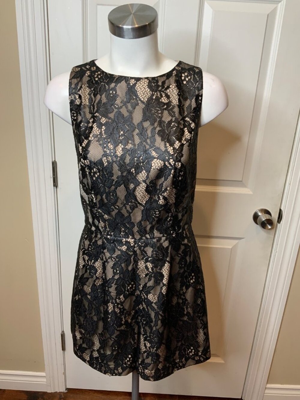 Alice + Olivia Black Embroidered Lace Overlay Sleeveless Romper NWT, Size 4